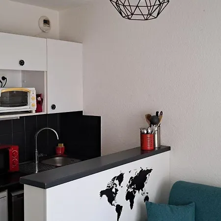 A Moins De 50m De L'ecole De Voile... * La Turballe