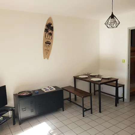 A Moins De 50m De L'ecole De Voile... * La Turballe