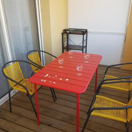 à Moins De 50m De L'école De Voile... * La Turballe