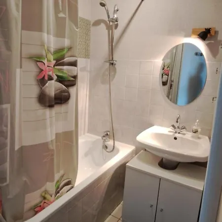 A Moins De 50m De L'ecole De Voile... Lägenhet *